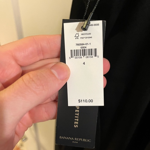 Elegant Black Evening Dress - Picture 2 of 4